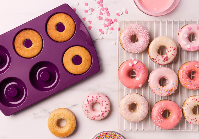 Tupperware Baked Doughnuts 